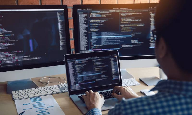 数据科学选型:R与Python如何赋能休宁县网站建设?